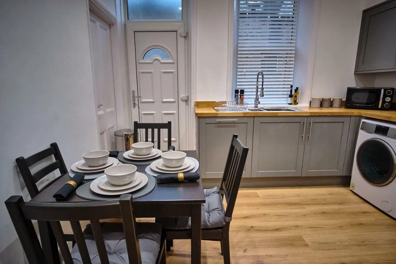 The Townhouse - Simple2Let Serviced Apartments Halifax