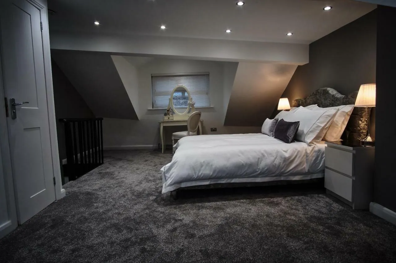 The Townhouse - Simple2Let Serviced Apartments Halifax