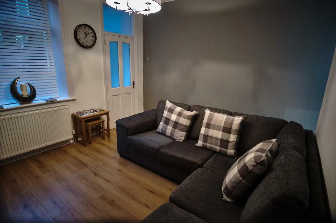 The Townhouse - Simple2Let Serviced Apartments Halifax 0*,